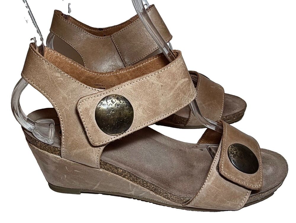 Taos Carousel 3 Leather Comfort Wedge Sandals Taupe Adjustable Straps EU 40 US
